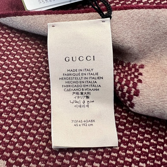 Authentic Gucci scarf 100% cashmere. - Picture 4 of 14